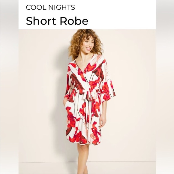 Soma Robe COOL NIGHTS Short Robe Flowers Red size Medium - Picture 2 of 11